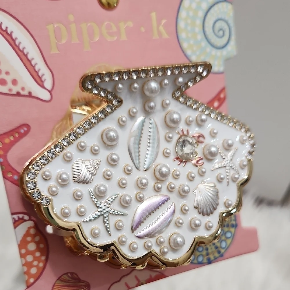 🤍▪️ Piper K ▪️Shell-Shaped Metal Claw Hair Clip with Pearls and Rhinestones